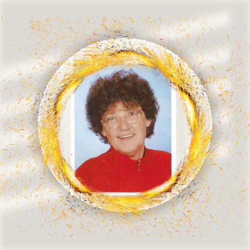 White Minimalist Round Photo Instagram Post (500 x 500 px) (500 x 500 px)